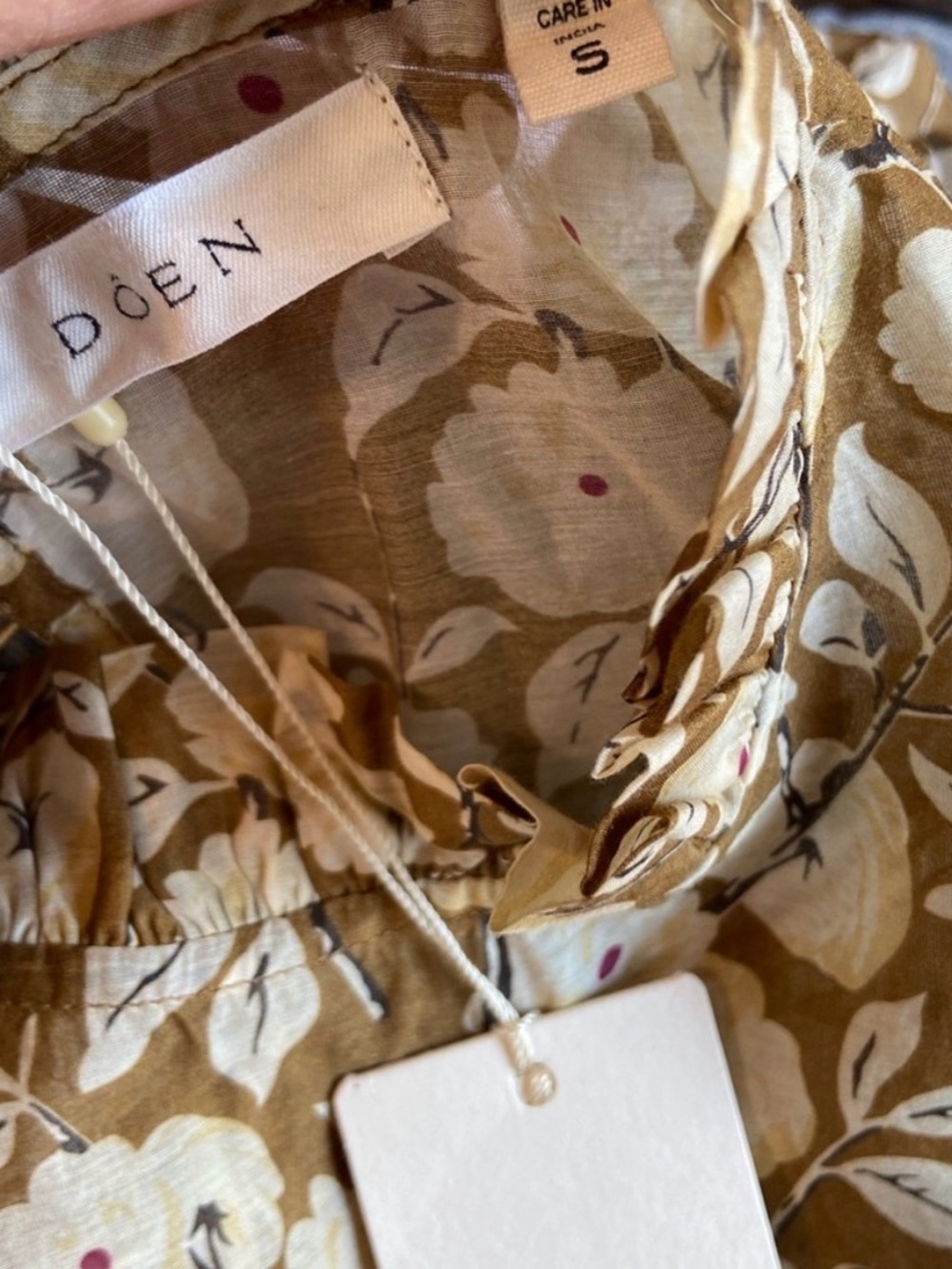 DOEN Carmel Dress
Material: Silk and Cotton
Size small - Picture 2 of 6